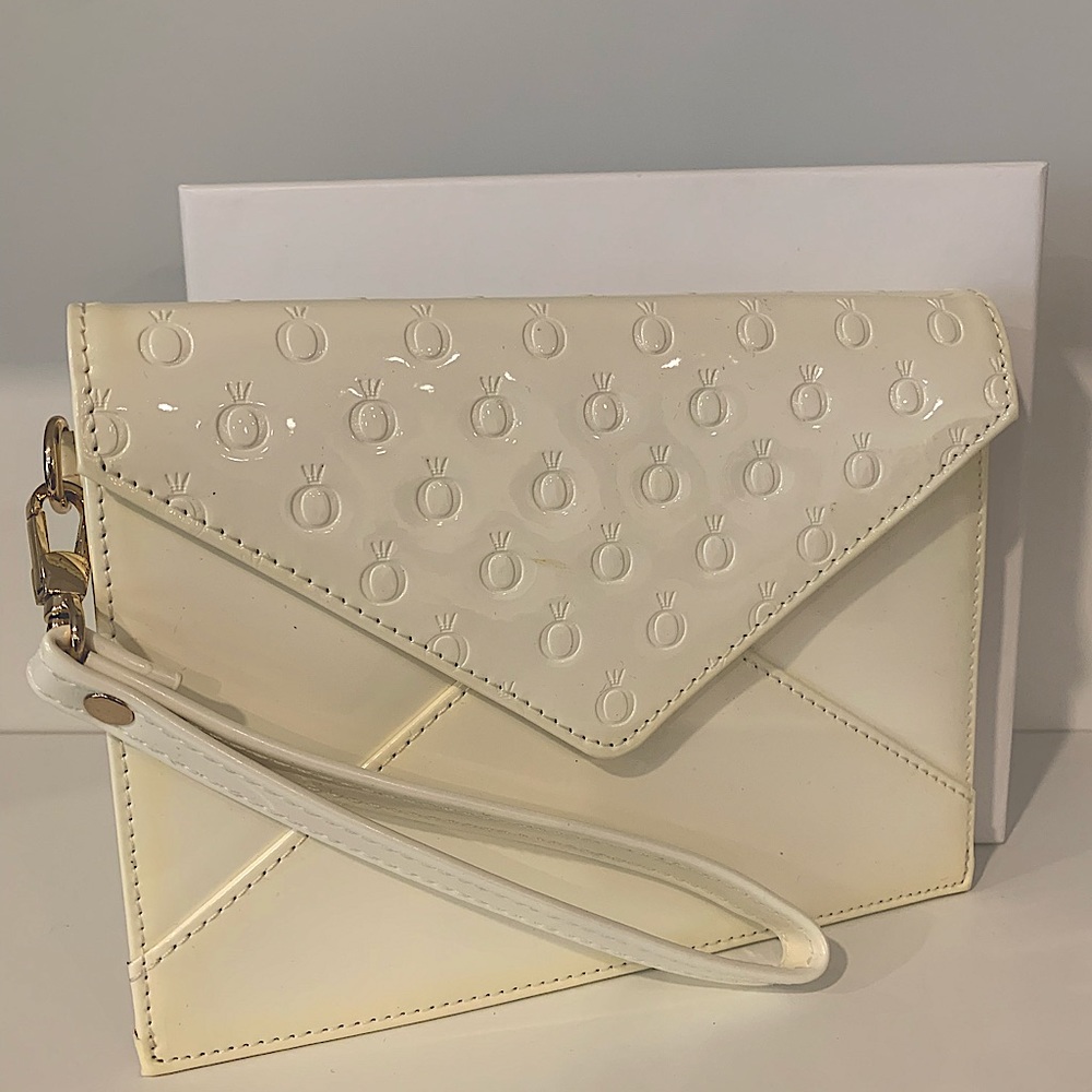 Pandora Clutch